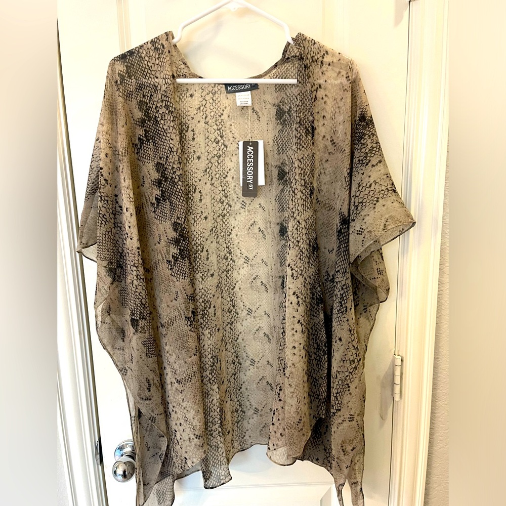 Sheer kimono cardigan, snake skin print. One size fits all. NWT